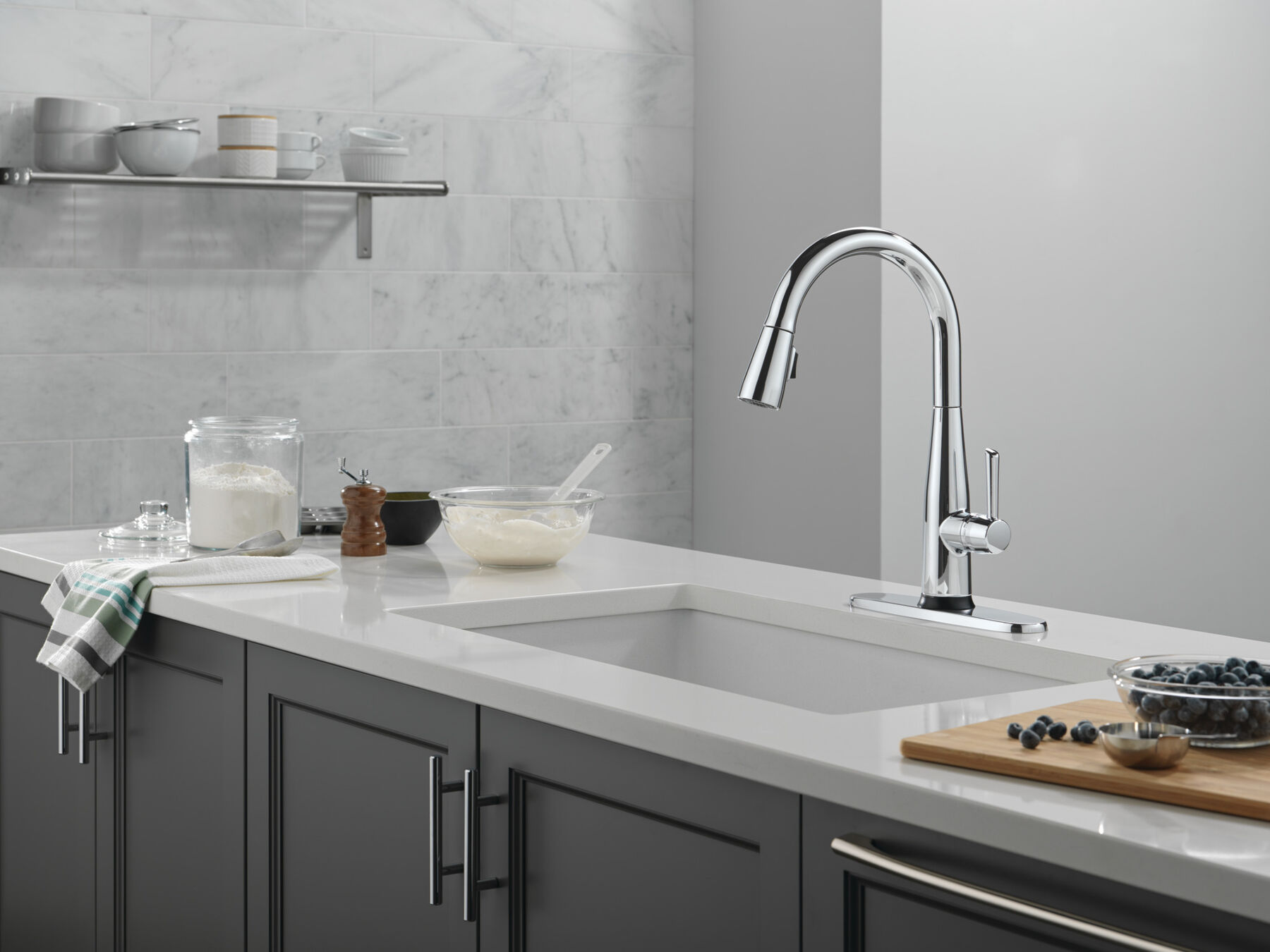 Touch<sub>2</sub>O&reg; Technology Kitchen Faucet with Touchless Technology