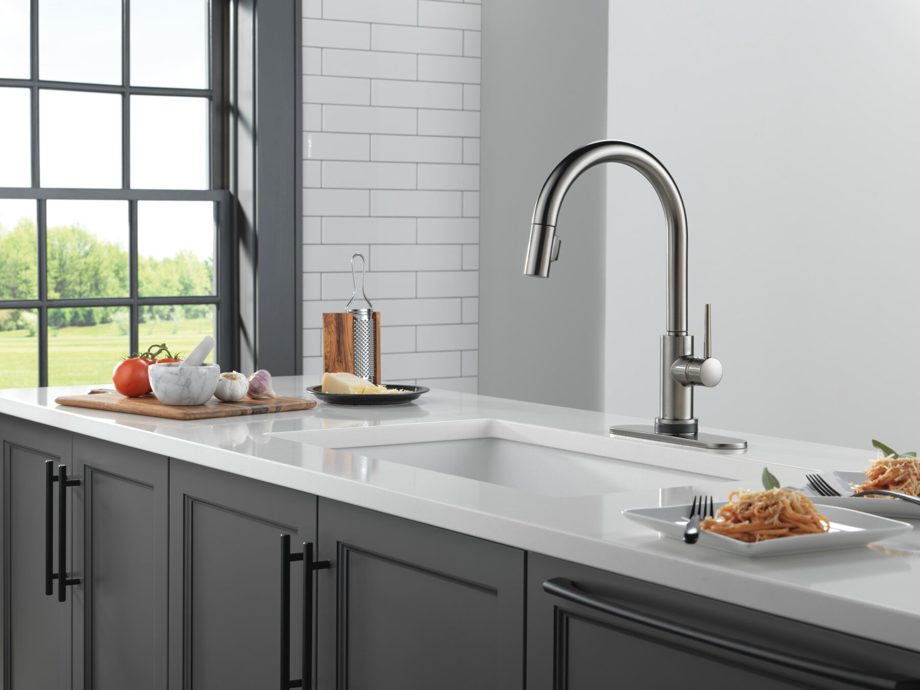 Touch<sub>2</sub>O&reg; Technology Kitchen Faucet with Touchless Technology