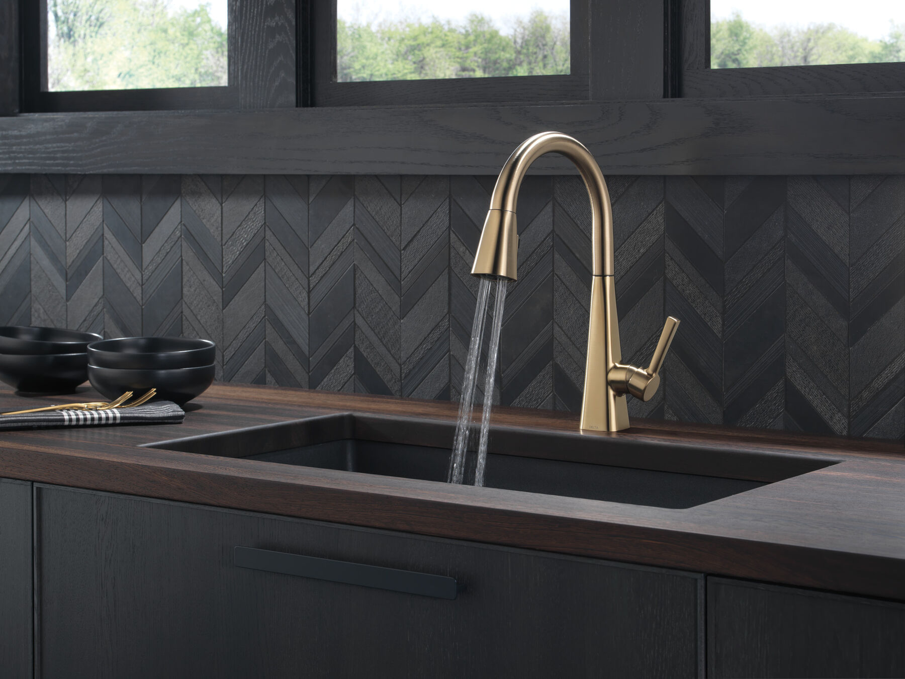 Single-Handle Pull-Down Kitchen Faucet