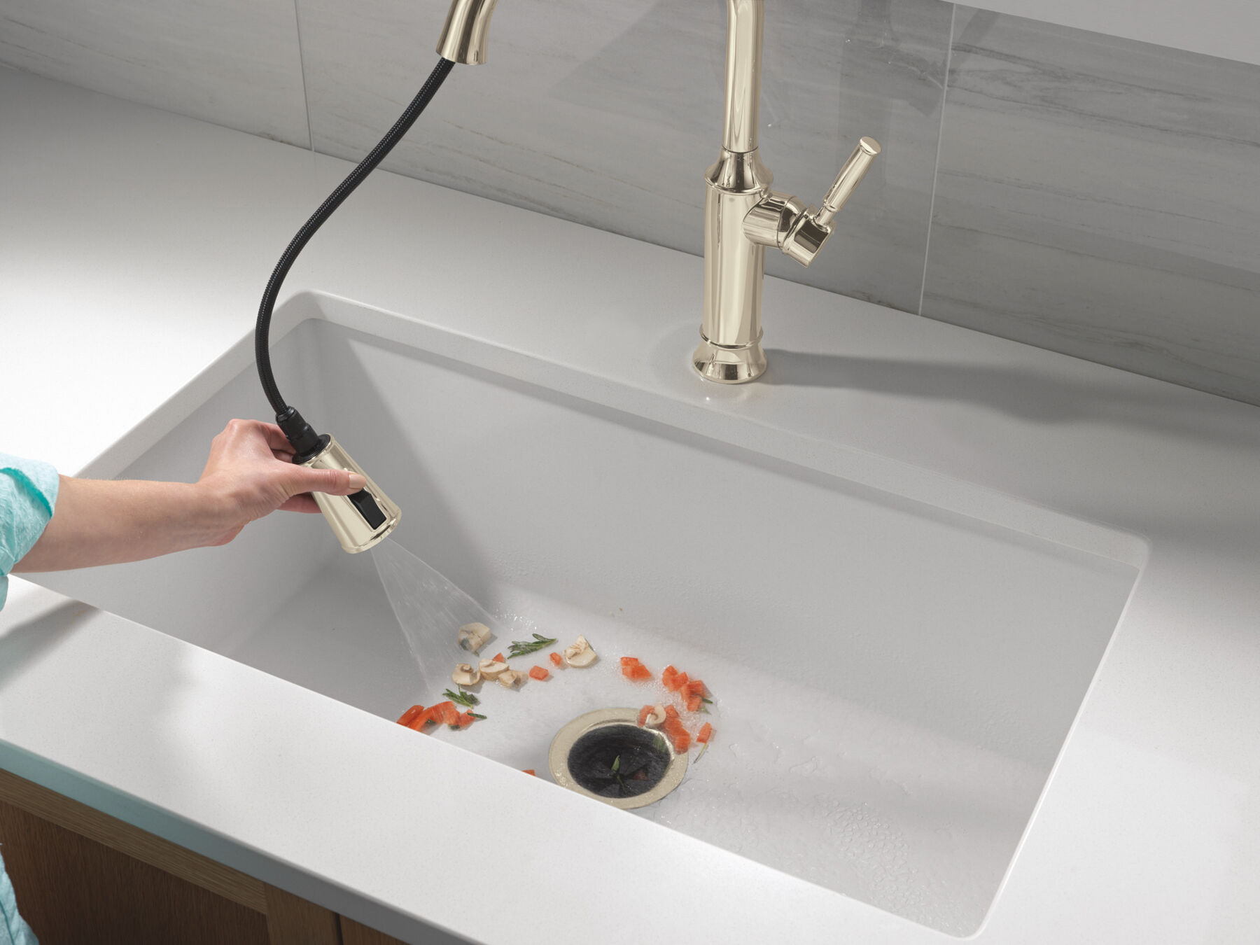 Single Handle Pull-Down Kitchen Faucet
