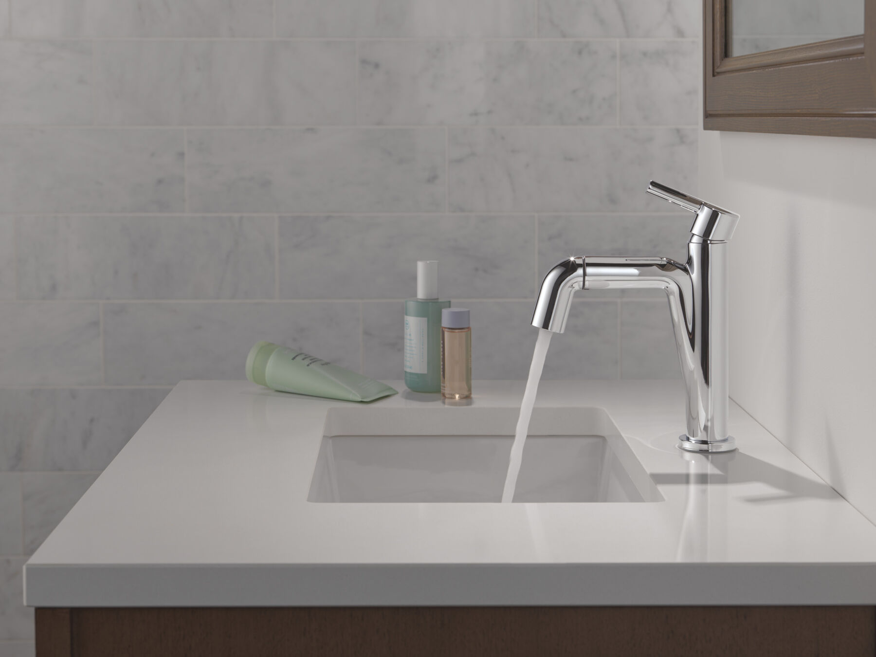 Single Handle Pull-Down Bathroom Faucet