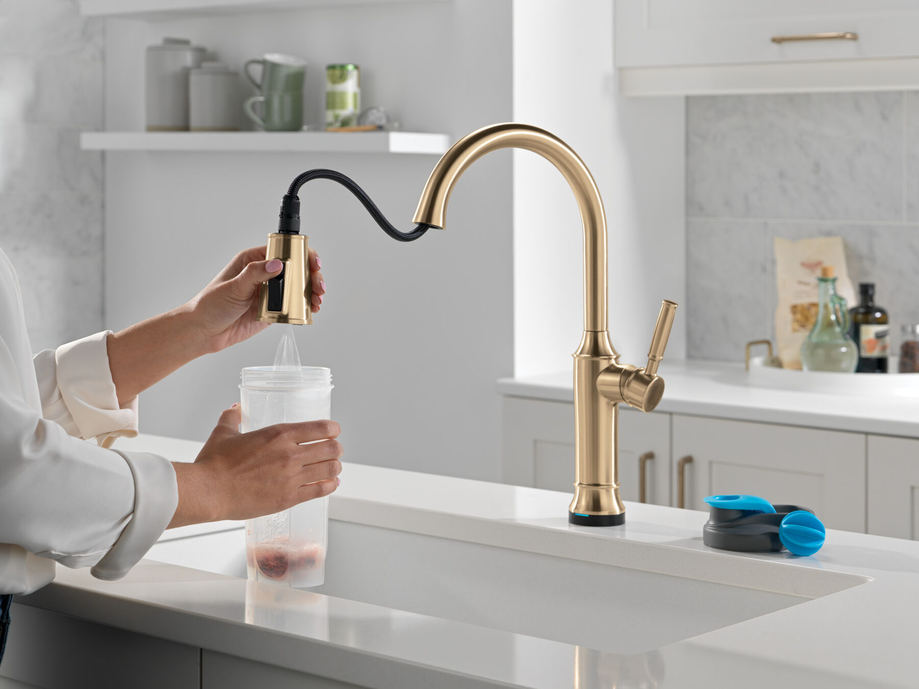Touch<sub>2</sub>O&reg; Technology Kitchen Faucet with Touchless Technology