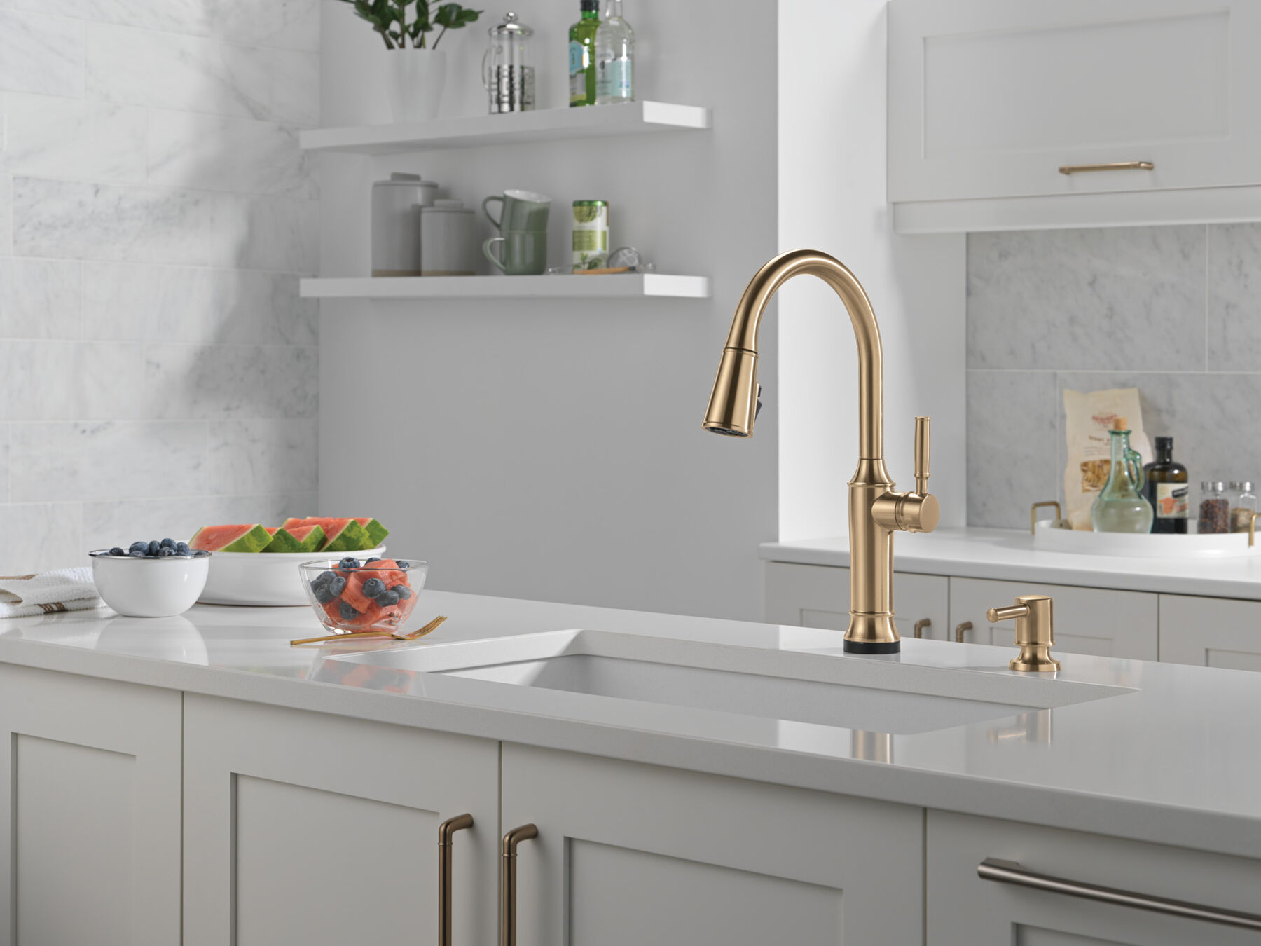 Touch<sub>2</sub>O&reg; Technology Kitchen Faucet with Touchless Technology