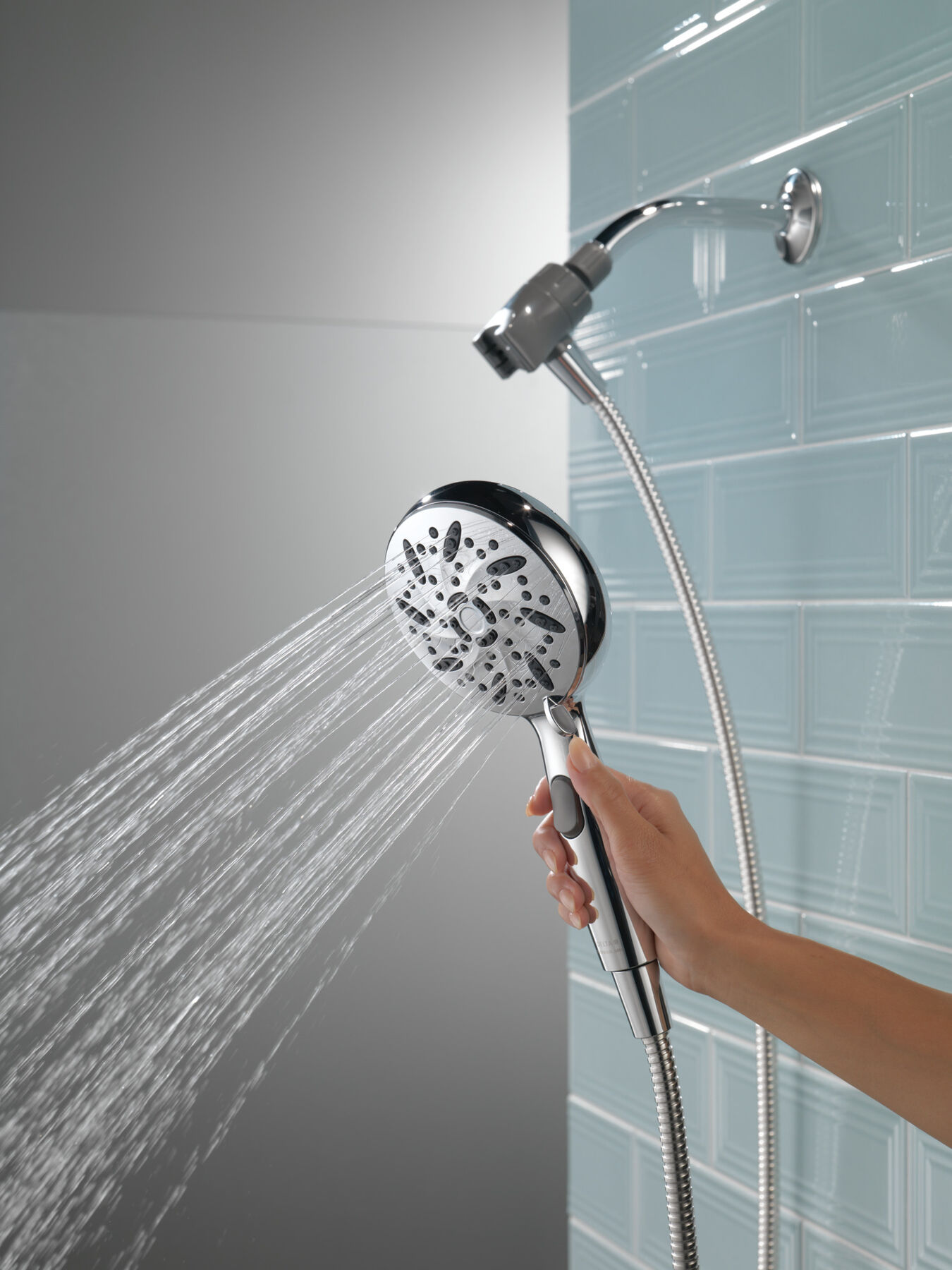 6-Setting SureDock&reg; Magnetic Hand Shower
