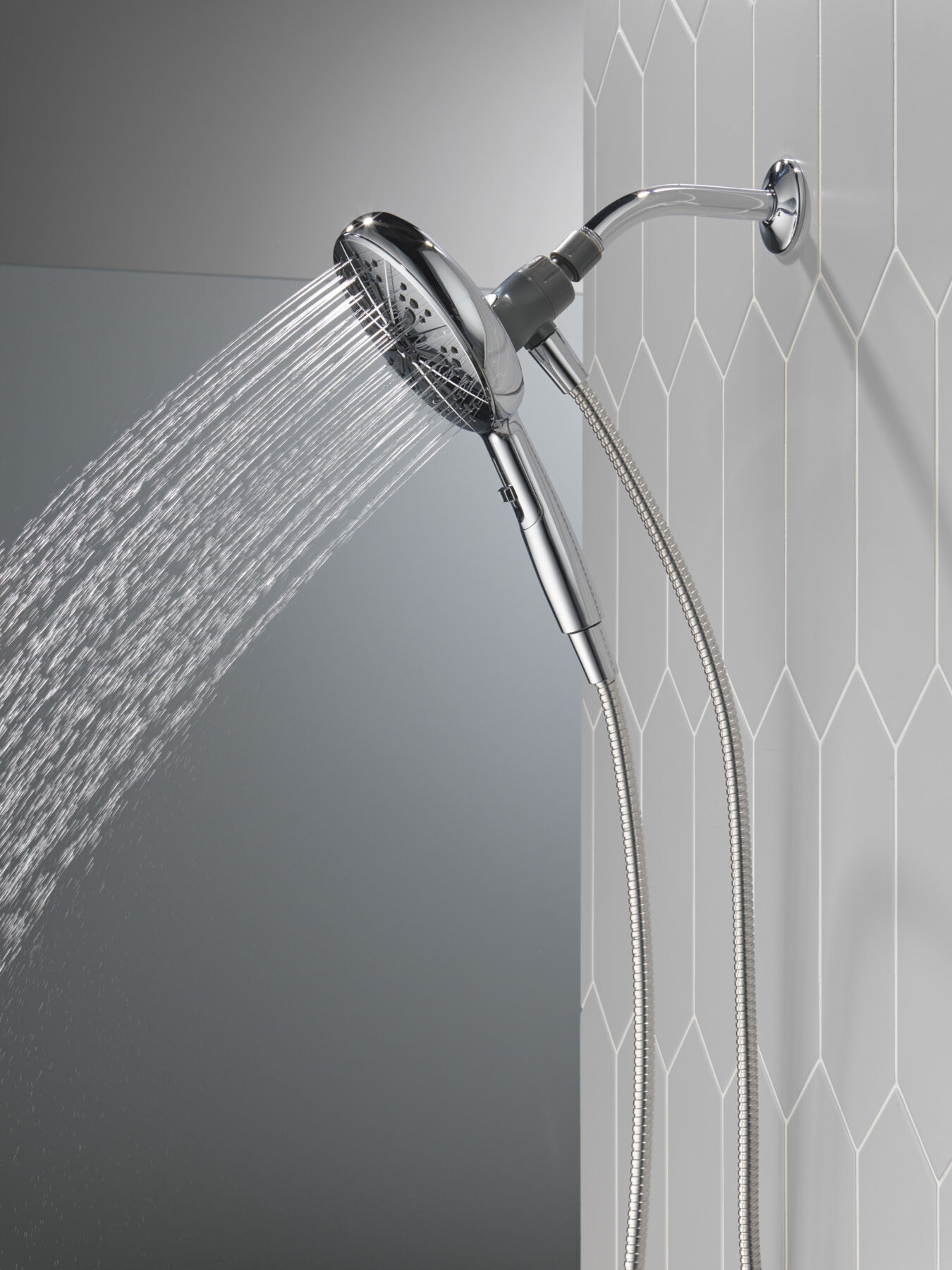 6-Setting SureDock&reg; Magnetic Hand Shower