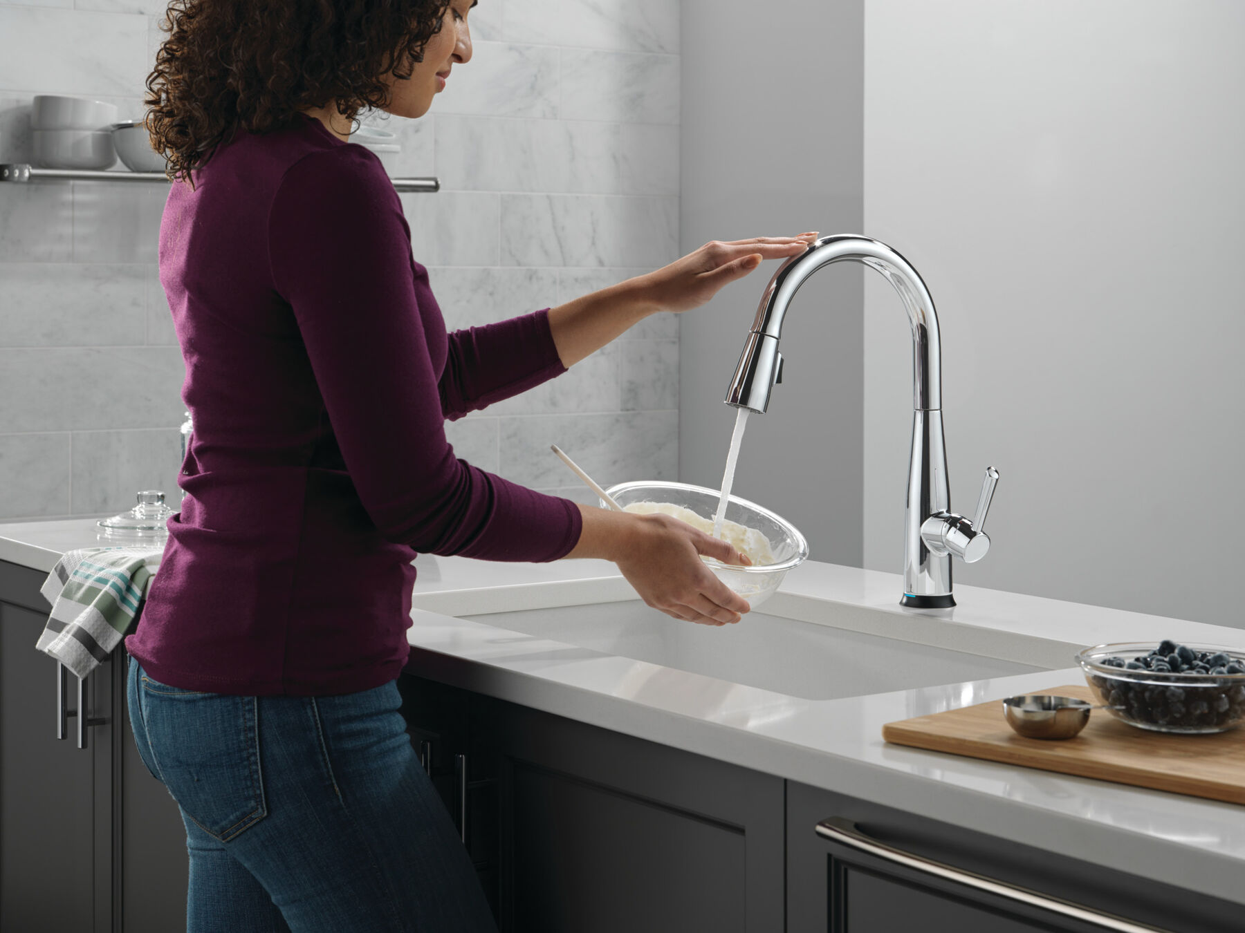 Touch<sub>2</sub>O&reg; Technology Kitchen Faucet with Touchless Technology