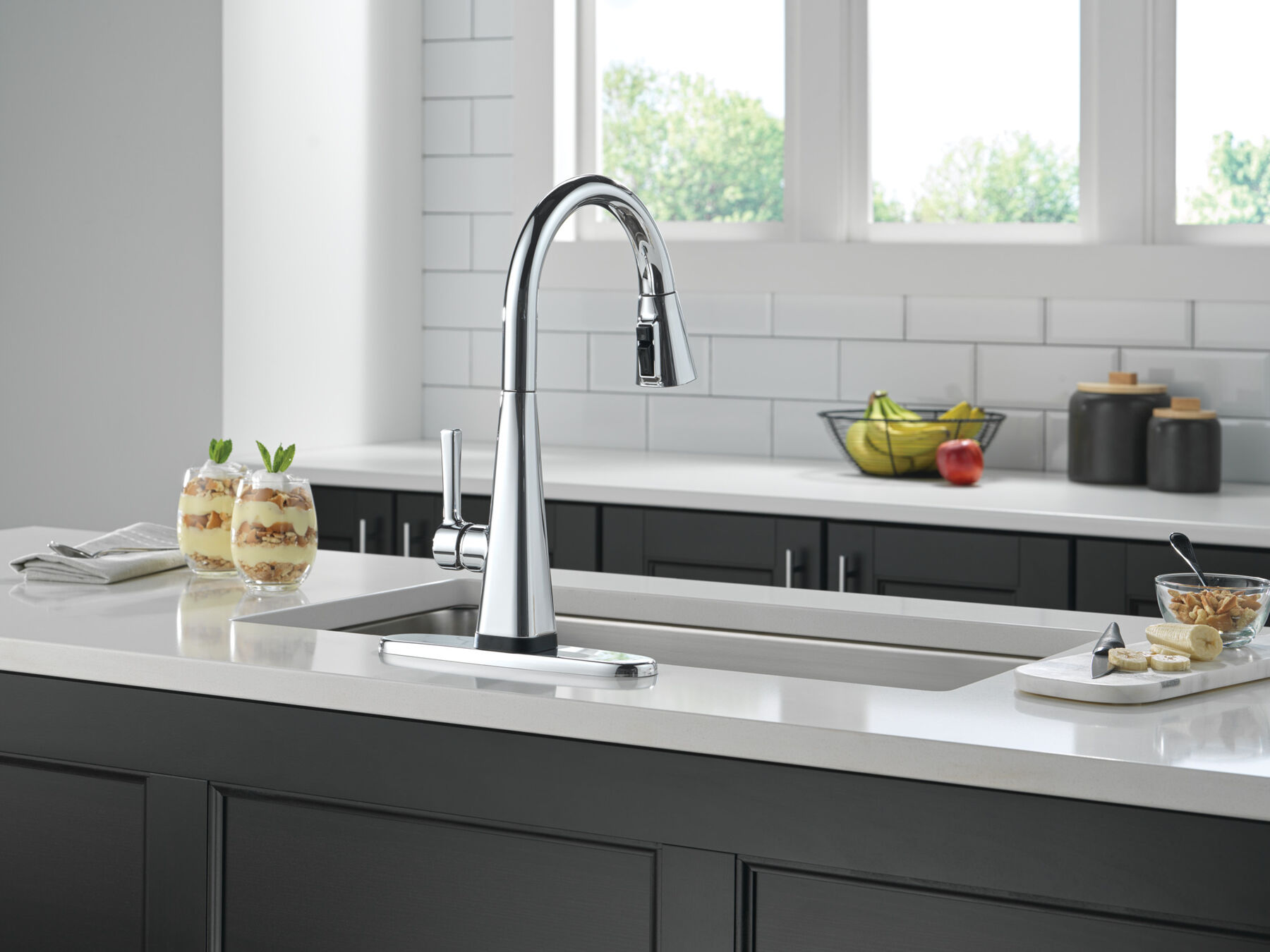 Single-Handle Pull-Down Kitchen Faucet with Touch<sub>2</sub>O&reg; Technology