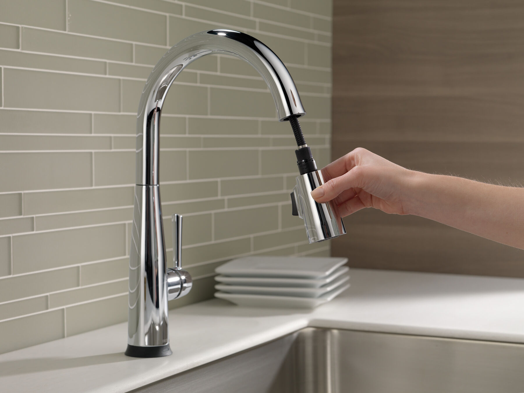 Single Handle Pull-Down Kitchen Faucet with Touch2O&reg; Technology