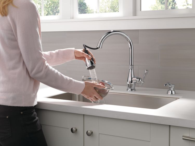 charmaine-kitchen-19962-SD-DST-spray