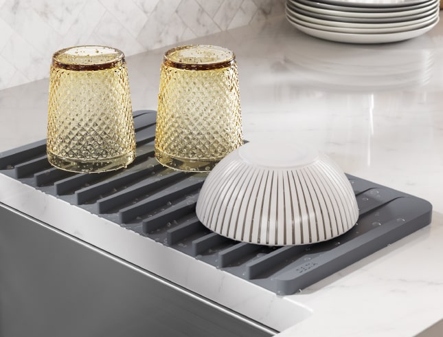 delta sink lorelai collection drying mat