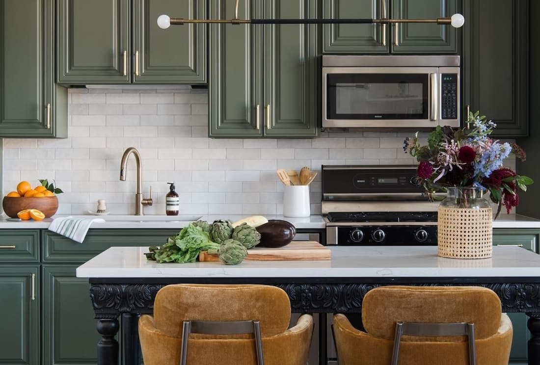 @walt.on.barry's dark green kitchen
