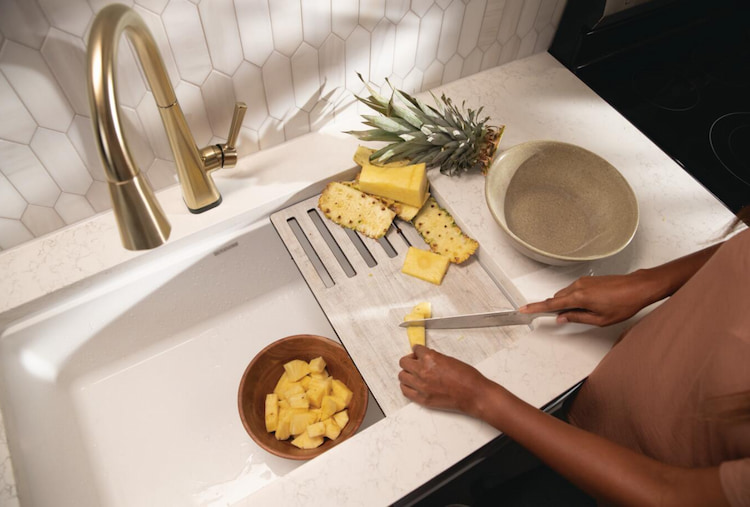 Delta's Workstation Sink