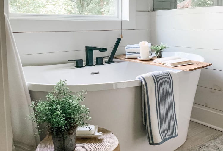 nobleroadabode's contemporary bath