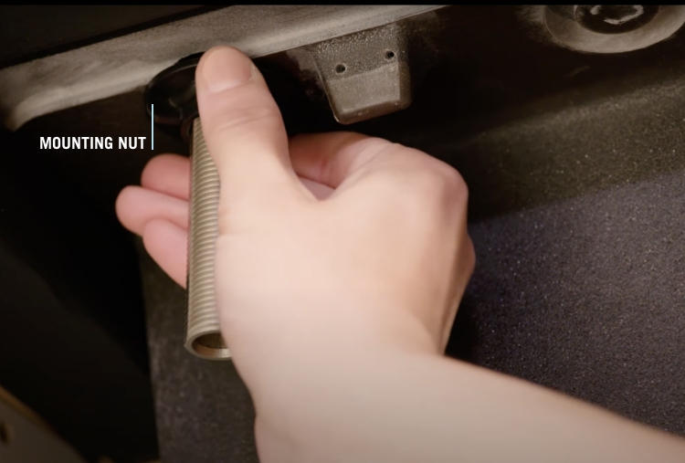 mounting glass rinser with mounting nut