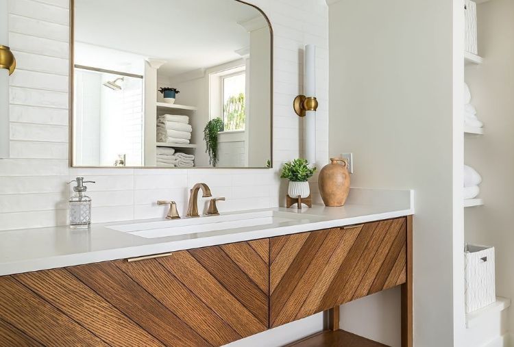 white and fresh bathroom vanity