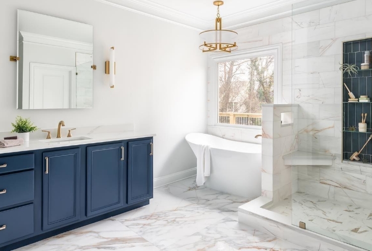 @buildwithbradford's bright bathroom