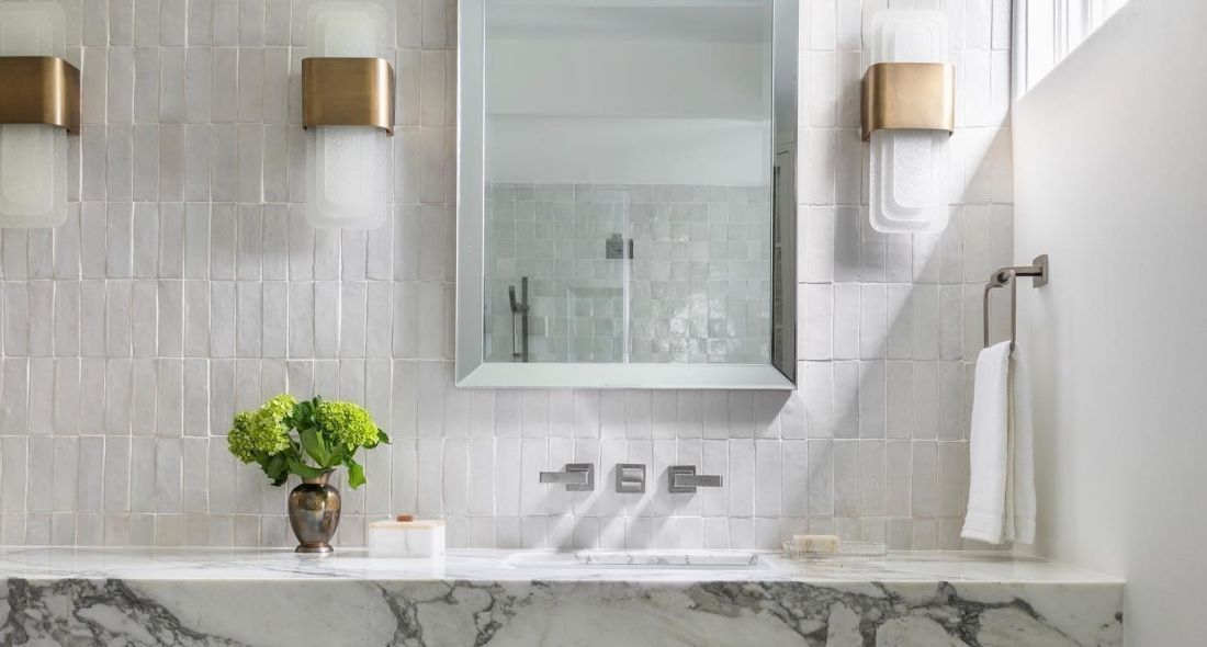 7 Tips for Making Your Dark Bathroom Brighter