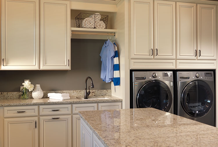 large multifuncational laundry room