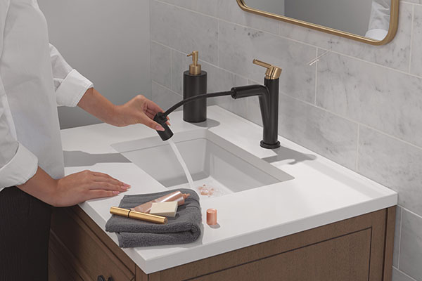pull-down bath faucets