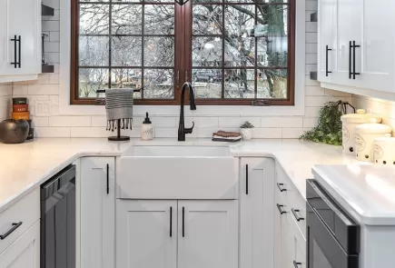 @interiorsbyjcurry's white kitchen